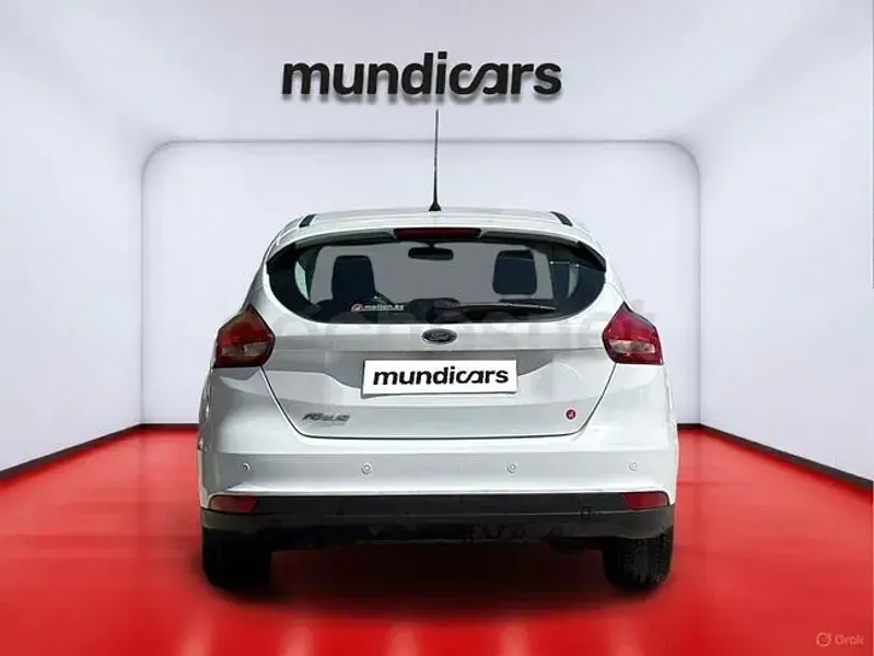 Usado Ford Focus Trend 120 HP (88 kW) 2016 Branco Sedan