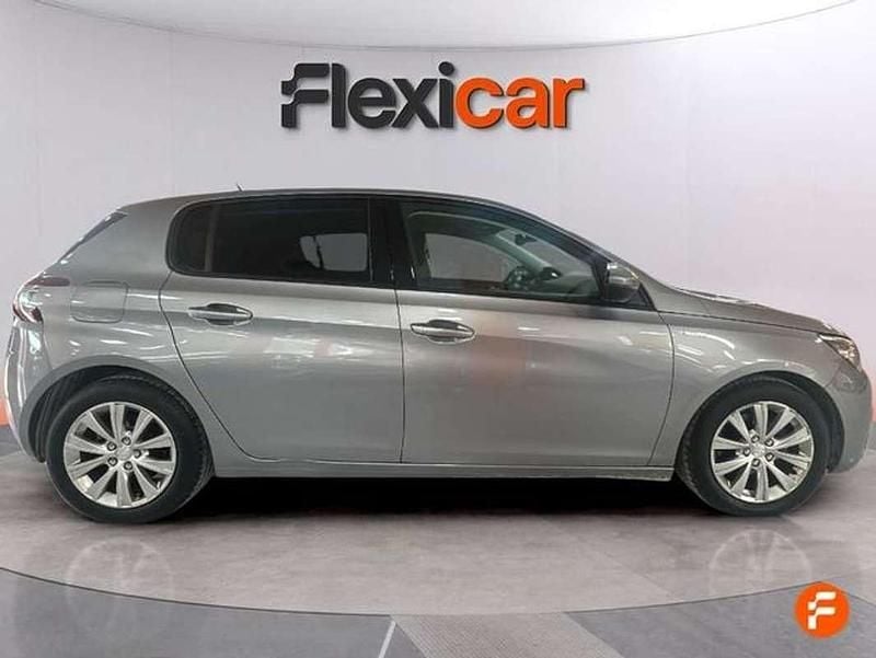 Usado Peugeot 308 Style 131 CV (96 kW) 2020 Gris Utilitario
