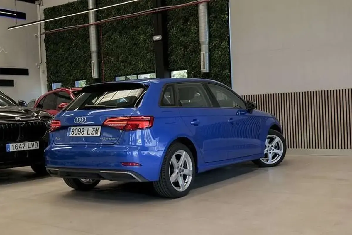 Usado Audi A3 Sportback Premium 204 CV (150 kW) 2020 Azul Utilitario