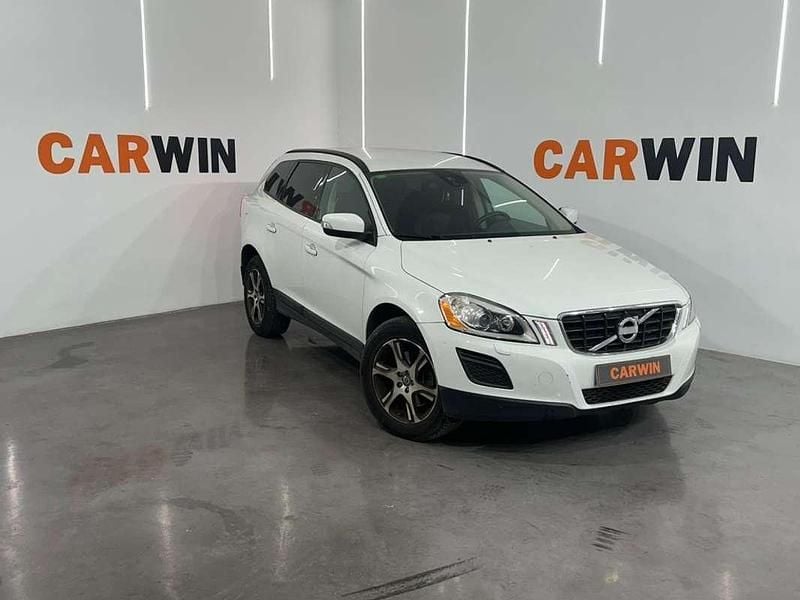 Usado Volvo XC60 Momentum 163 CV (119 kW) 2012 Blanco SUV