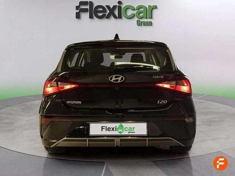 Usado Hyundai i20 101 CV (74 kW) 2024 Negro Utilitario