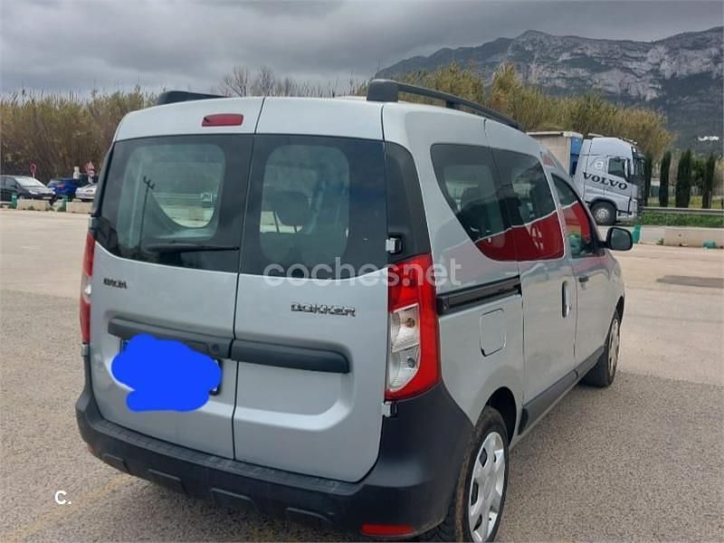 Usado Dacia Dokker 102 CV (75 kW) 2019 Gris / plata Monovolumen