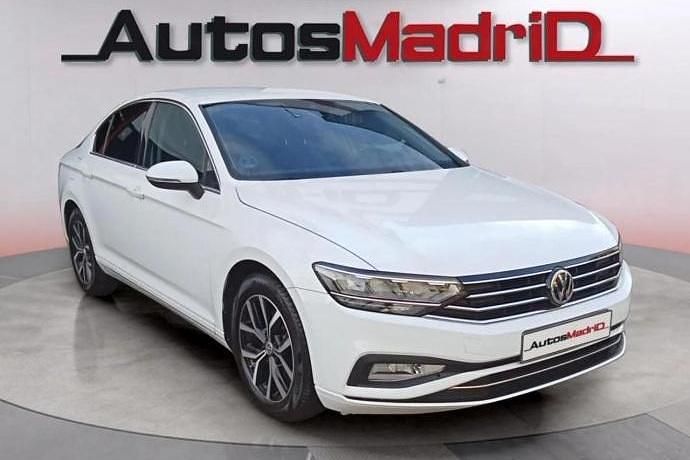 Usado VW Passat 121 CV (88 kW) 2020 Blanco Berlina