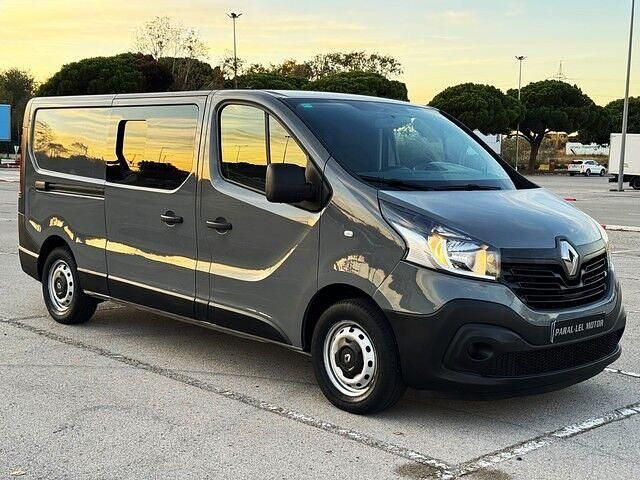 Usado Renault Trafic 125 CV (91 kW) 2018 Gris Monovolumen
