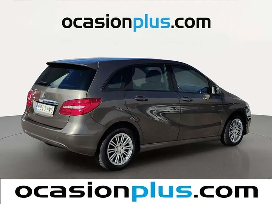 Usado Mercedes B200 136 CV (100 kW) 2012 Gris Utilitario