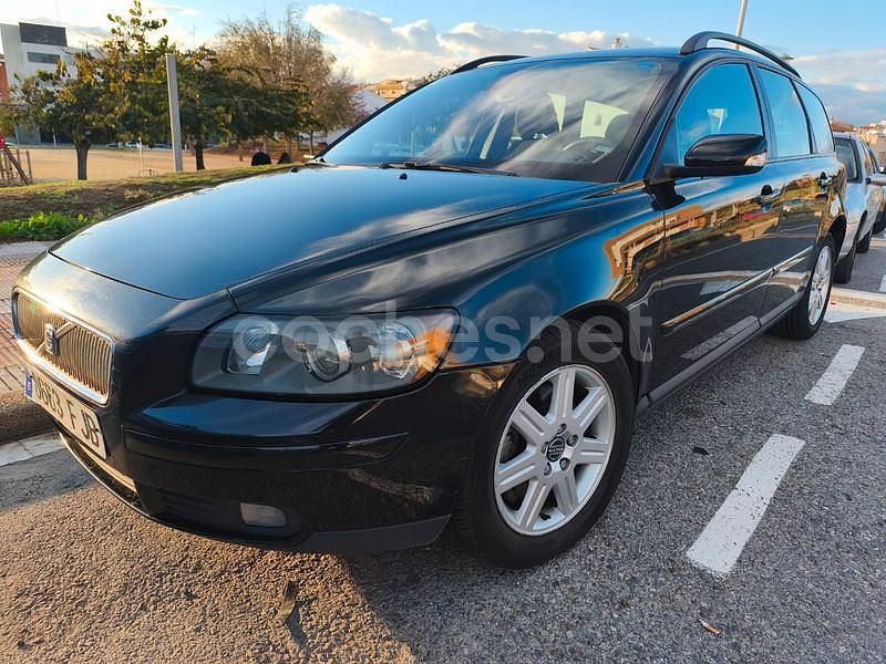 Negro Usado 2007 Volvo V50 Summum Familiar | 2900 € (Precio justo) - Imagen 1/4