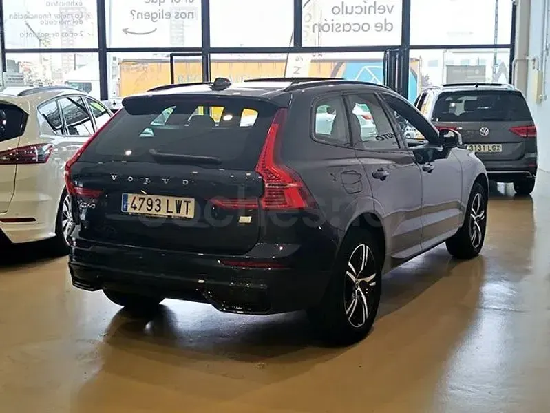 Usado Volvo XC60 R-Design 350 CV (257 kW) 2022 Gris / plata SUV