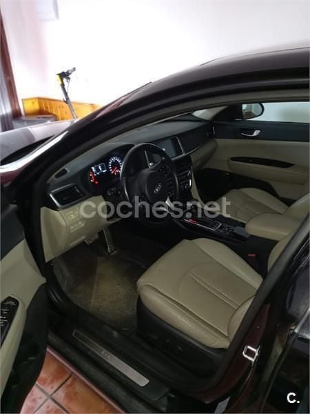 Usado Kia Optima GT-Line 141 CV (103 kW) 2016 Negro Berlina