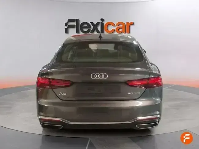 Usado Audi A5 Sportback 163 CV (119 kW) 2022 Gris Utilitario