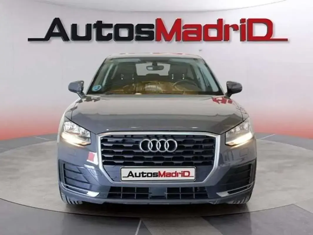 Usado Audi Q2 Advanced Plus 116 CV (85 kW) 2020 Gris SUV