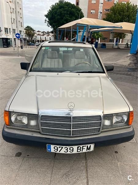 Beige Usado 2001 Mercedes C250 Classic Familiar | 2500 € - Imagen 1/4
