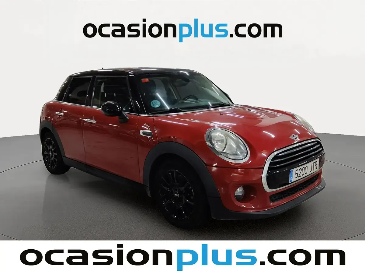 Usado Mini Cooper 136 CV (100 kW) 2016 Rojo Utilitario