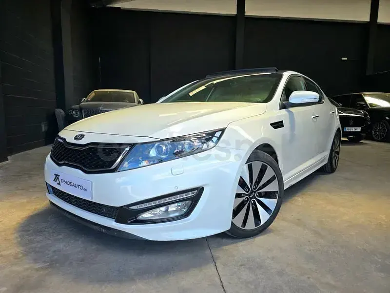 Usado Kia Optima 136 CV (100 kW) 2012 Blanco Berlina