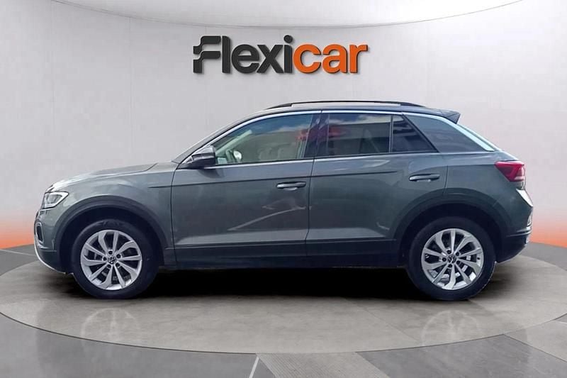 Usado VW T-Roc Life 150 CV (110 kW) 2023 Gris SUV