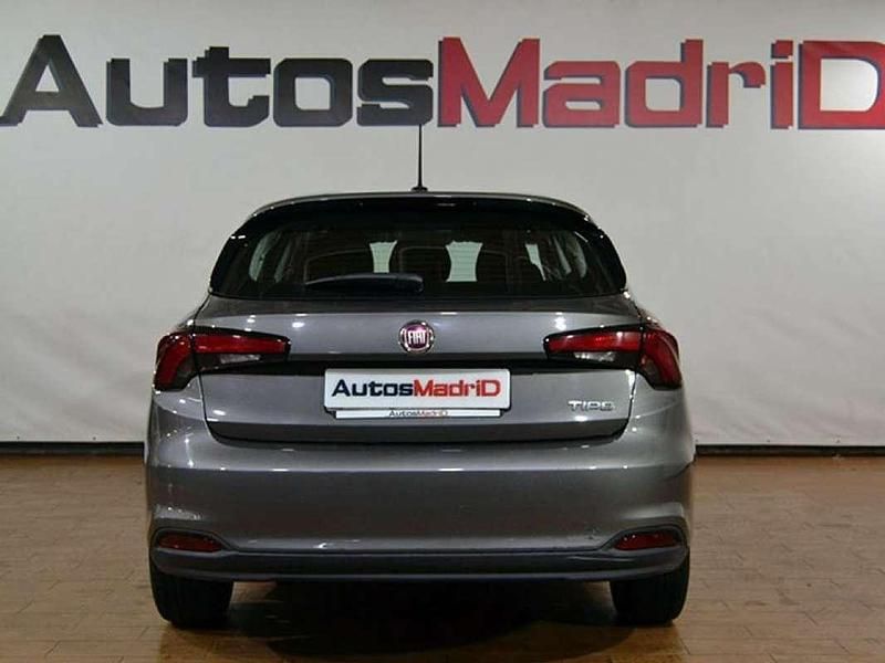 Usado Fiat Tipo Lounge 120 CV (88 kW) 2018 Gris Berlina