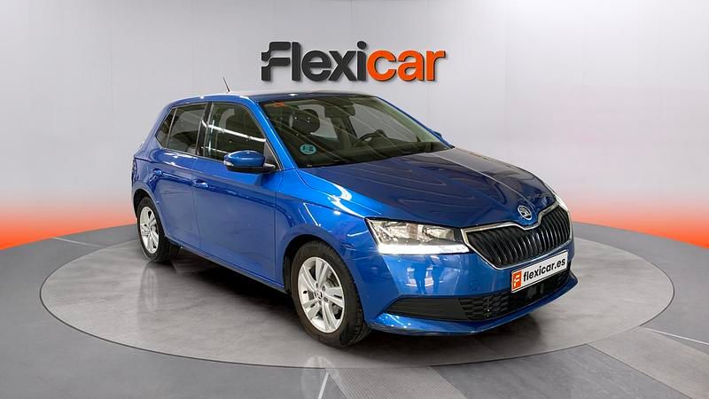 Usado Skoda Fabia Ambition 95 CV (69 kW) 2021 Azul Berlina