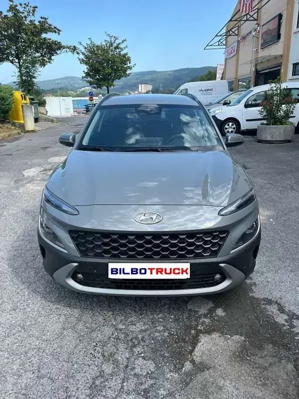 Usado Hyundai Kona 141 CV (103 kW) 2023 Gris / plata SUV