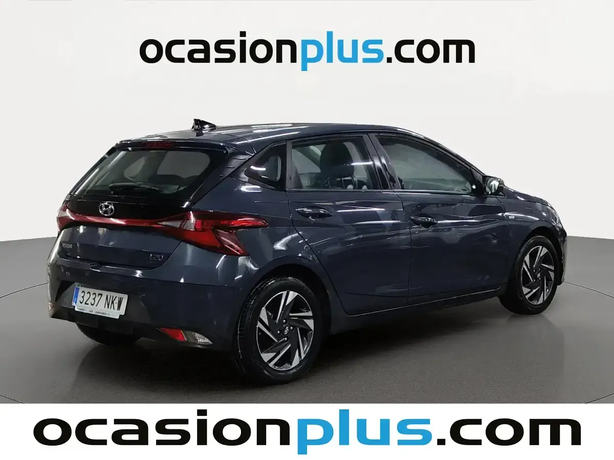 Käytetty Hyundai i20 100 HP (73 kW) 2022 Harmaa Viistoperä