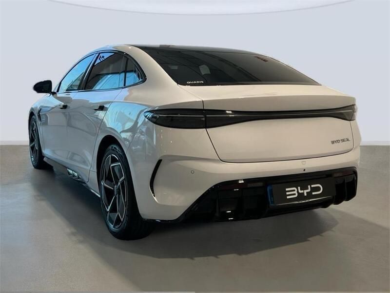 Nuevo BYD Seal Design 230 kW (313 CV) 2025 Polar white Berlina