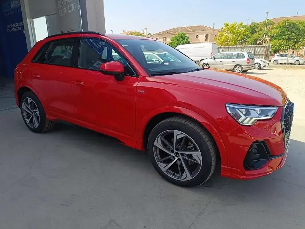 Usado Audi Q3 150 CV (110 kW) 2024 Rojo SUV