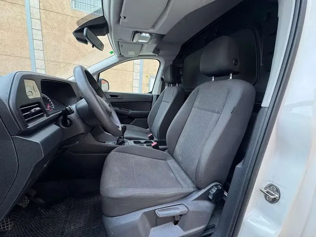 Usado VW Caddy 75 CV (55 kW) 2021 Blanco Monovolumen