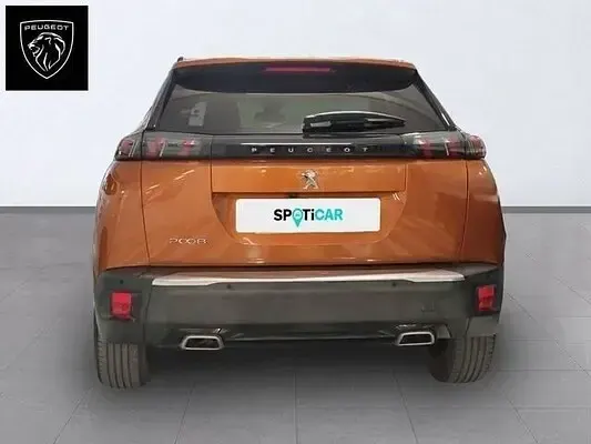 Usado Peugeot 2008 Allure 130 CV (95 kW) 2022 Naranja SUV