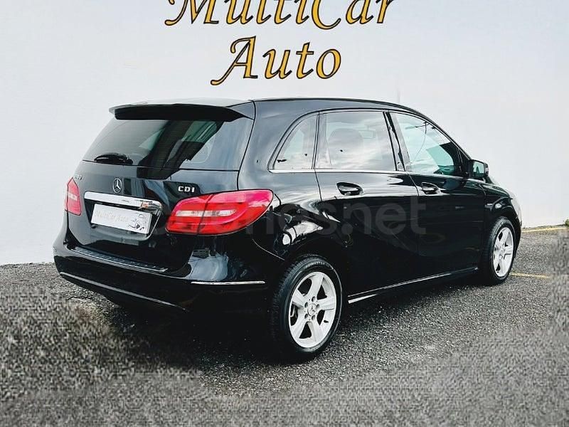 Usado Mercedes B180 109 CV (80 kW) 2013 Negro Monovolumen