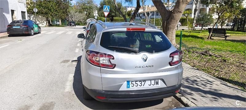 Usado Renault Mégane GrandTour Dynamique 105 CV (77 kW) 2009 Gris / plata Familiar