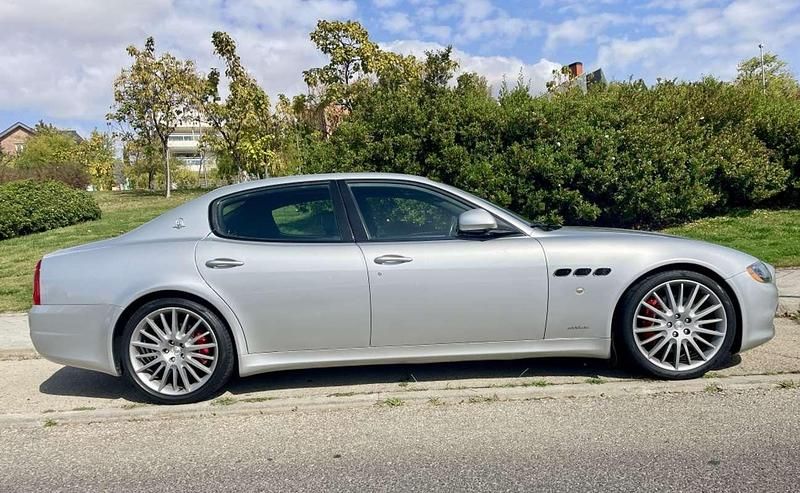 Usado Maserati Quattroporte GT 440 CV (323 kW) 2010 Gris / plata Berlina