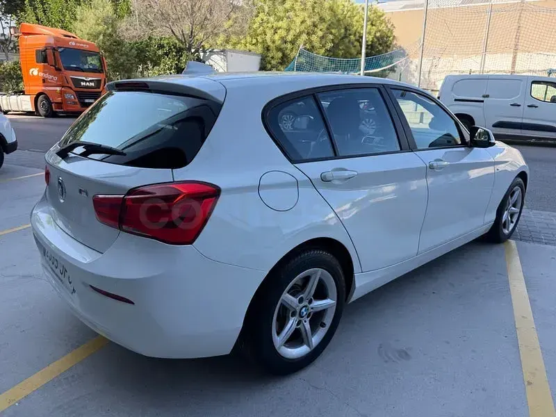 Usado BMW 116 116 CV (85 kW) 2016 Blanco Utilitario