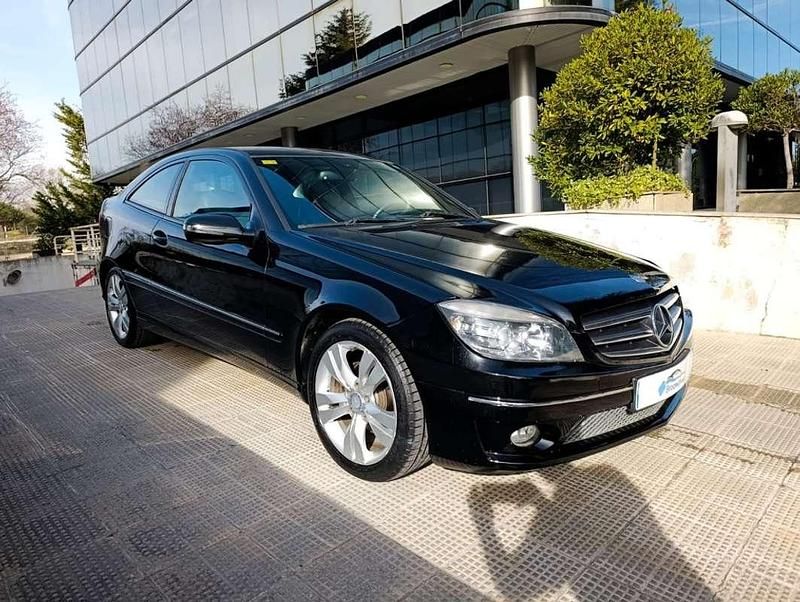 Usado Mercedes C200 122 CV (89 kW) 2010 Negro Coupe