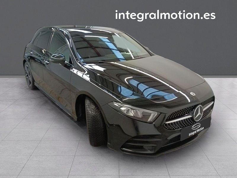 Usado Mercedes A200 149 CV (109 kW) 2021 Negro Berlina