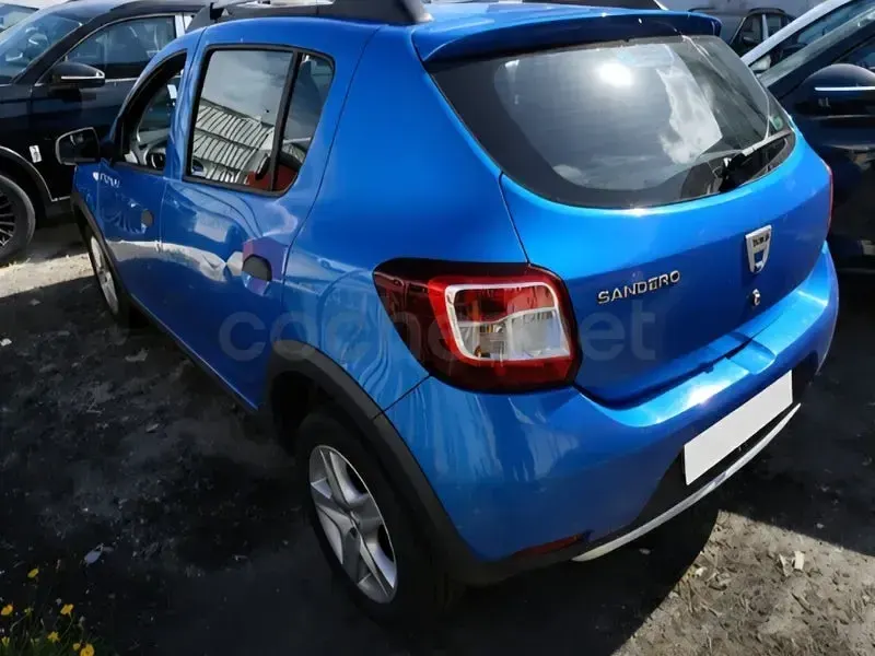 Usado Dacia Sandero Stepway 90 CV (66 kW) 2015 Azul Berlina