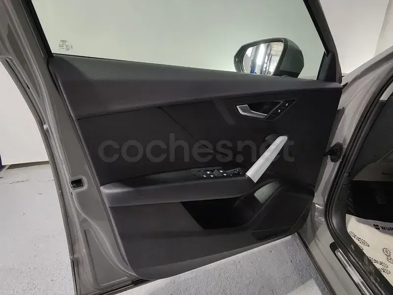 Usado Audi Q2 Design 116 CV (85 kW) 2019 Gris / plata SUV
