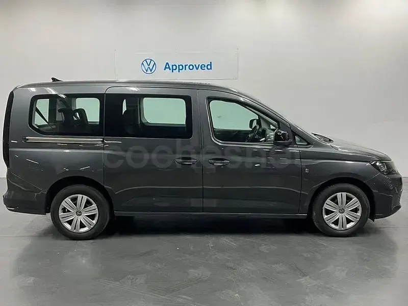 Usado VW Caddy Maxi 116 CV (85 kW) 2025 Gris / plata Monovolumen