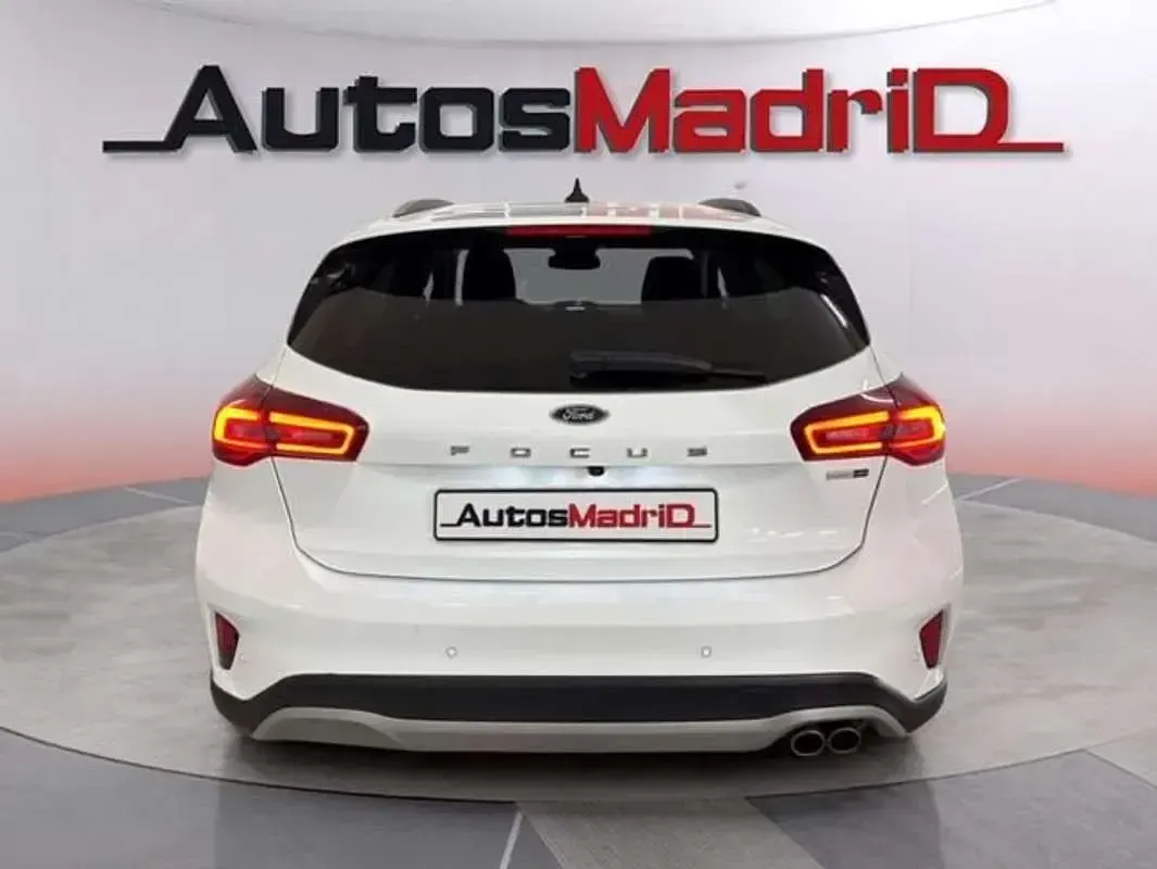 Usado Ford Focus Active 156 CV (114 kW) 2022 Blanco Berlina