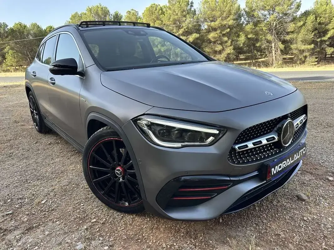 Usado Mercedes GLA200 150 CV (110 kW) 2021 Gris SUV