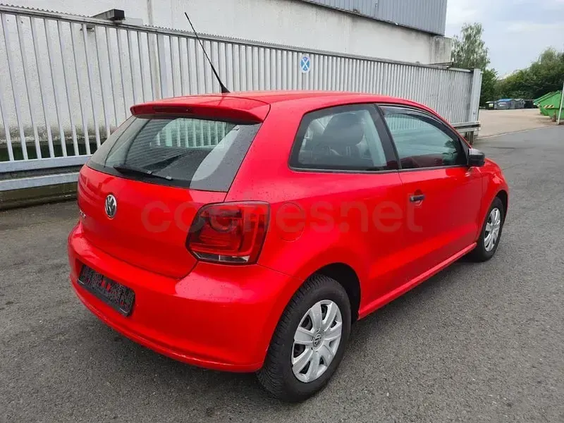 Usado VW Polo Advance 60 CV (44 kW) 2013 Rojo Utilitario