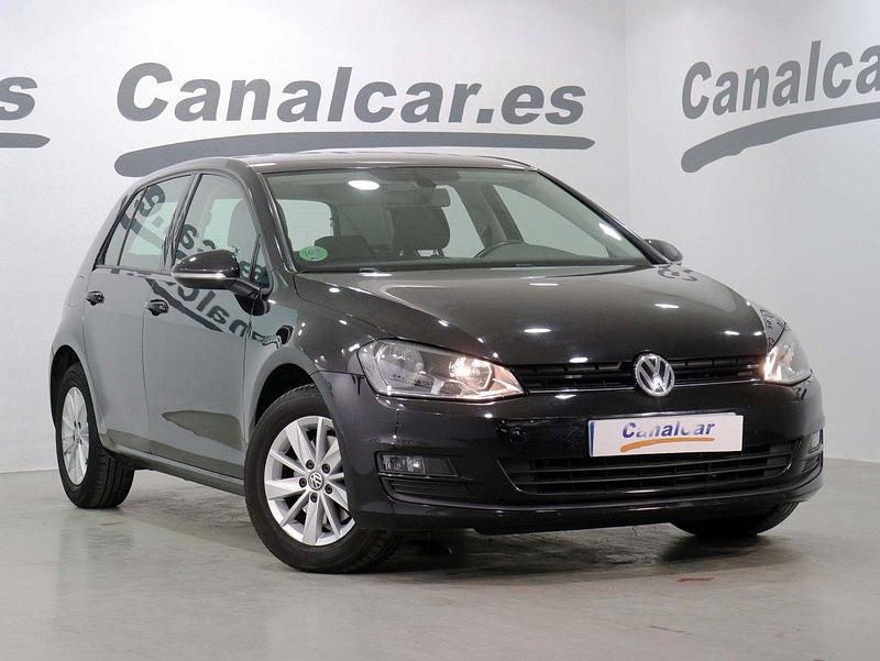 Usado VW Golf VII Advance 110 CV (80 kW) 2017 Negro Berlina