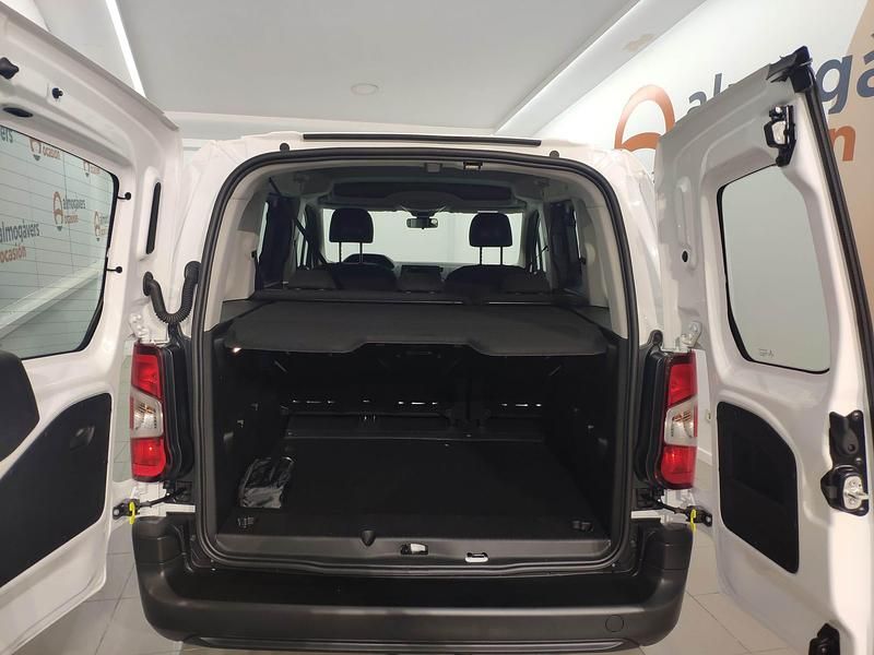 Usado Peugeot Rifter Active 100 CV (73 kW) 2023 Blanco Monovolumen