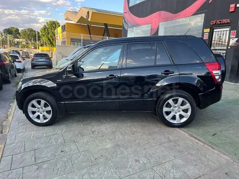 Usado Suzuki Grand Vitara 129 CV (94 kW) 2010 Negro SUV