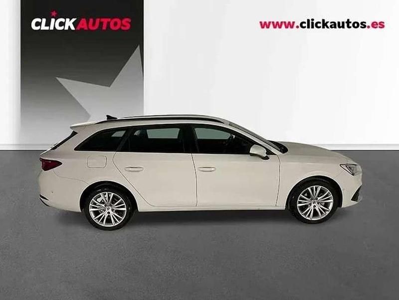 Usado Seat Leon Style 150 CV (110 kW) 2024 Blanco Familiar