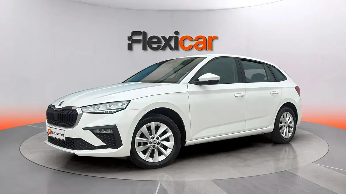 Usado Skoda Scala Essence 95 CV (69 kW) 2024 Blanco Utilitario