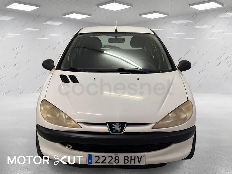Usado Peugeot 206 90 CV (66 kW) 2004 Blanco Berlina