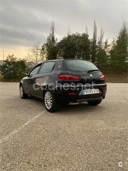 Usado Alfa Romeo 147 Distinctive 120 CV (88 kW) 2010 Negro Utilitario