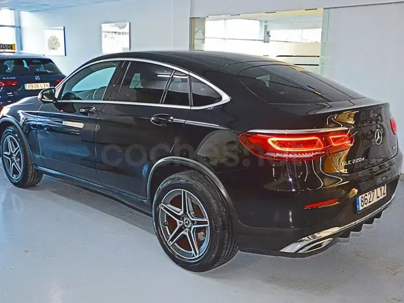 Usado Mercedes GLC220 194 CV (142 kW) 2022 Negro Coupe