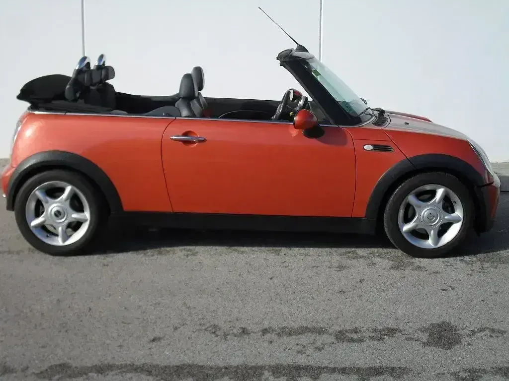 Usado Mini Cooper Cabriolet 115 CV (84 kW) 2006 Naranja Descapotable