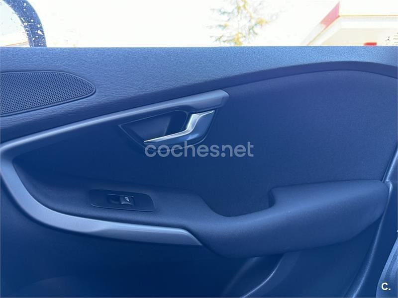 Usado Volvo V40 CC Momentum 115 CV (84 kW) 2014 Gris / plata Familiar