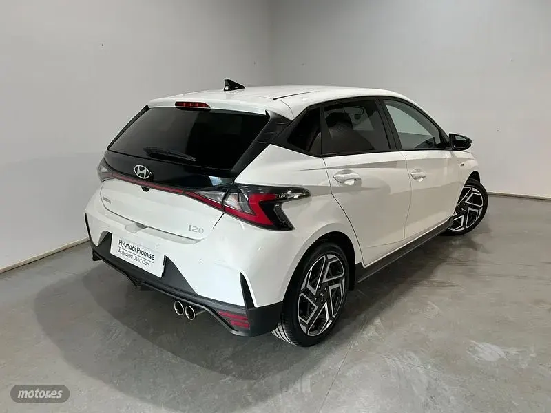 Usado Hyundai i20 N Line 79 CV (58 kW) 2025 Blanco Utilitario