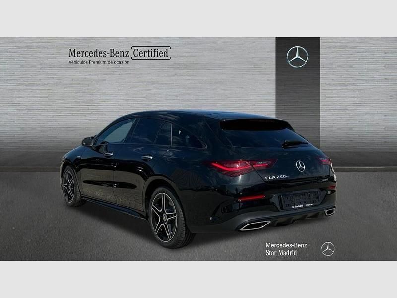 Usado Mercedes CLA250e Shooting Brake AMG line 218 CV (160 kW) 2025 Otro Familiar